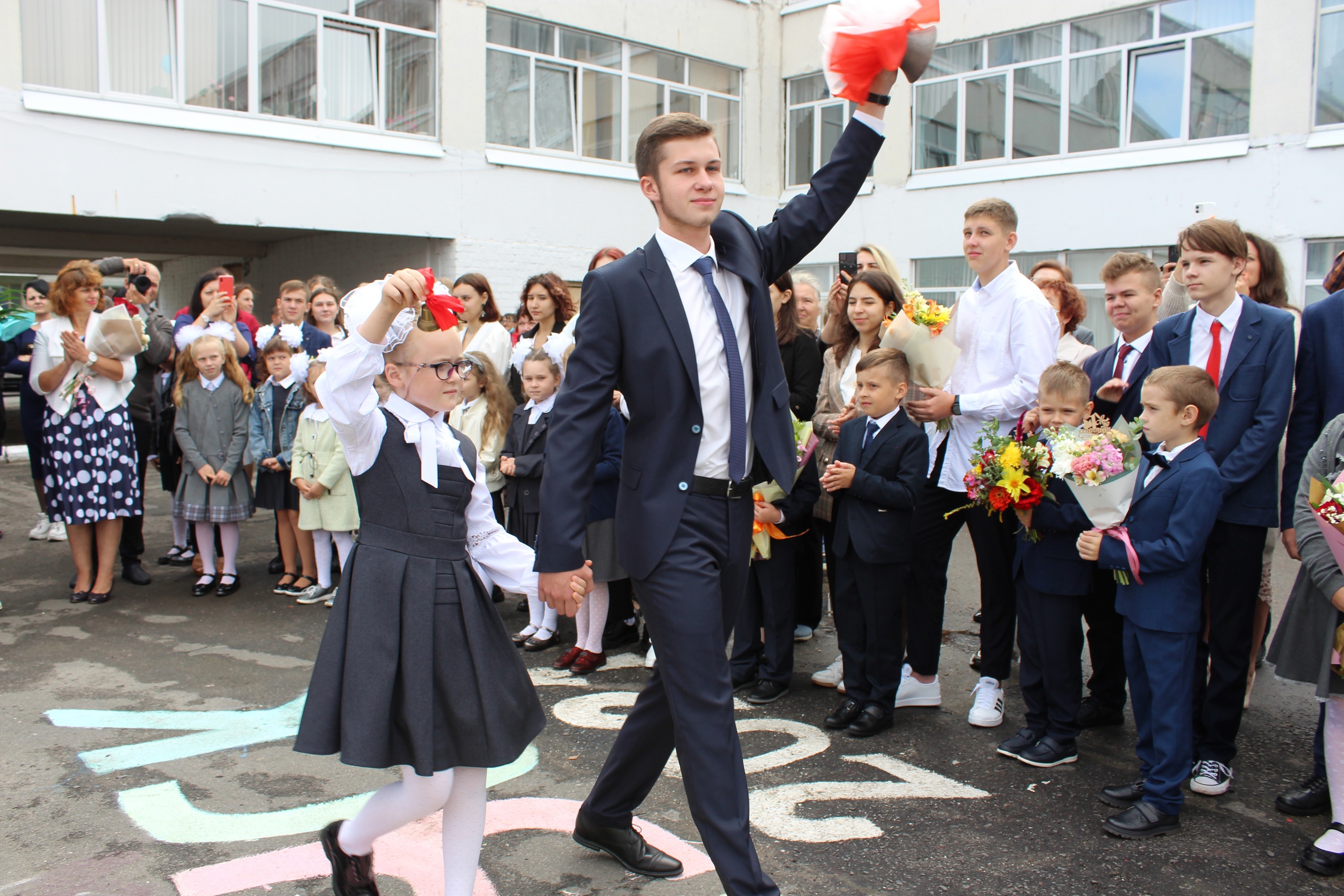 Со школьной линейки – в страну знаний