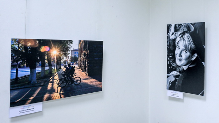 В БРЯНСКЕ ОТКРЫЛАСЬ ФОТОВЫСТАВКА «РЕПОРТАЖИ ДОБРО–ТЫ»