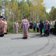На въезде в посёлок Пальцо освящен Поклонный Крест