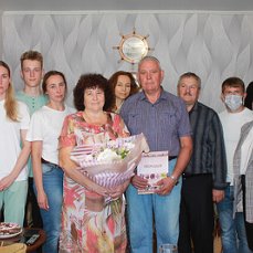 В Карачеве поздравили супругов, проживших вместе полвека