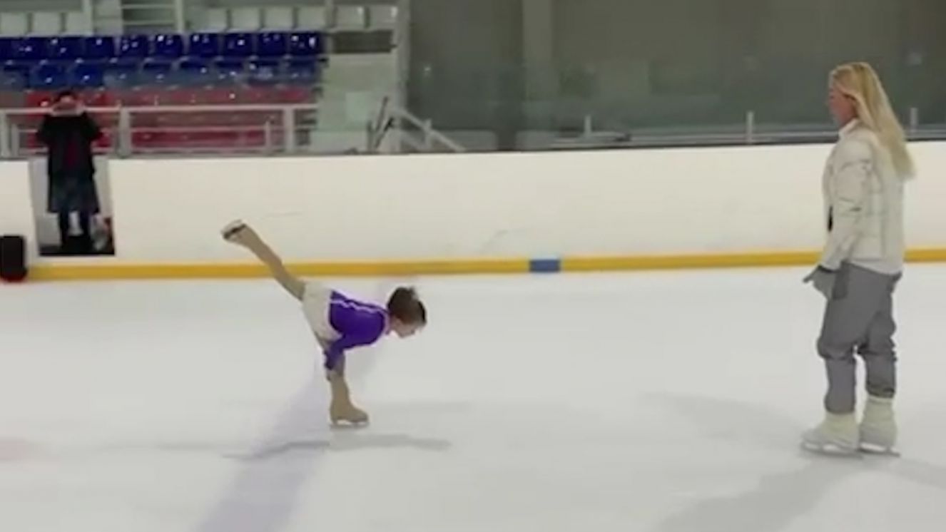 В Суземском Ледовом дворце открылась секция фигурного катания