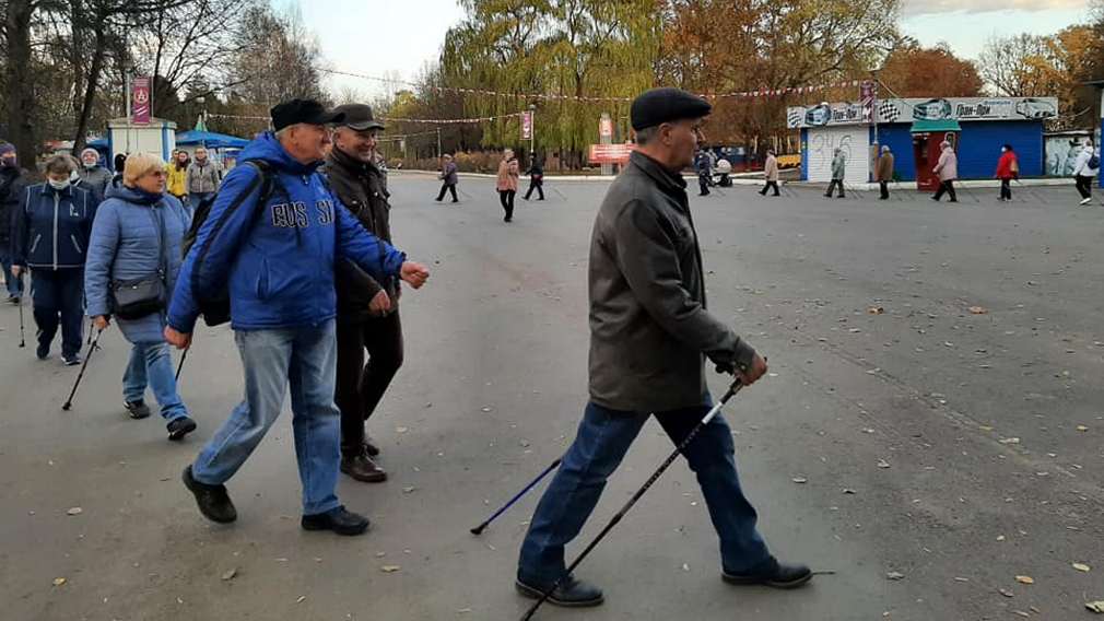 В Брянске состоялся мастер-класс по скандинавской ходьбе