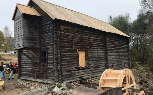 В Овстуге открылась новая экспозиционная площадка — водяная мельница