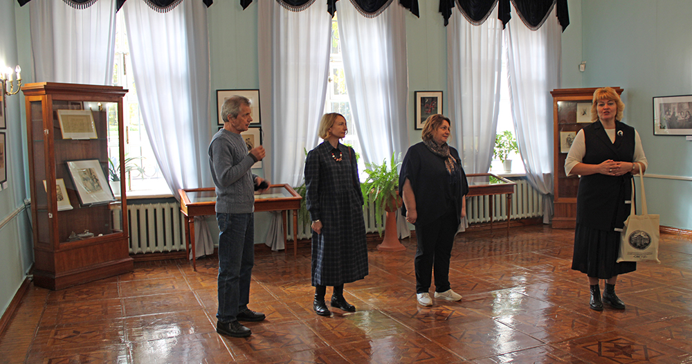 В Брянской области в музее-заповеднике «Овстуг» открылась выставка «Лики Гоголя»