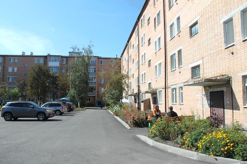 В рамках нацпроекта «Формирование комфортной городской среды» благоустроены дворовые территории в Карачеве