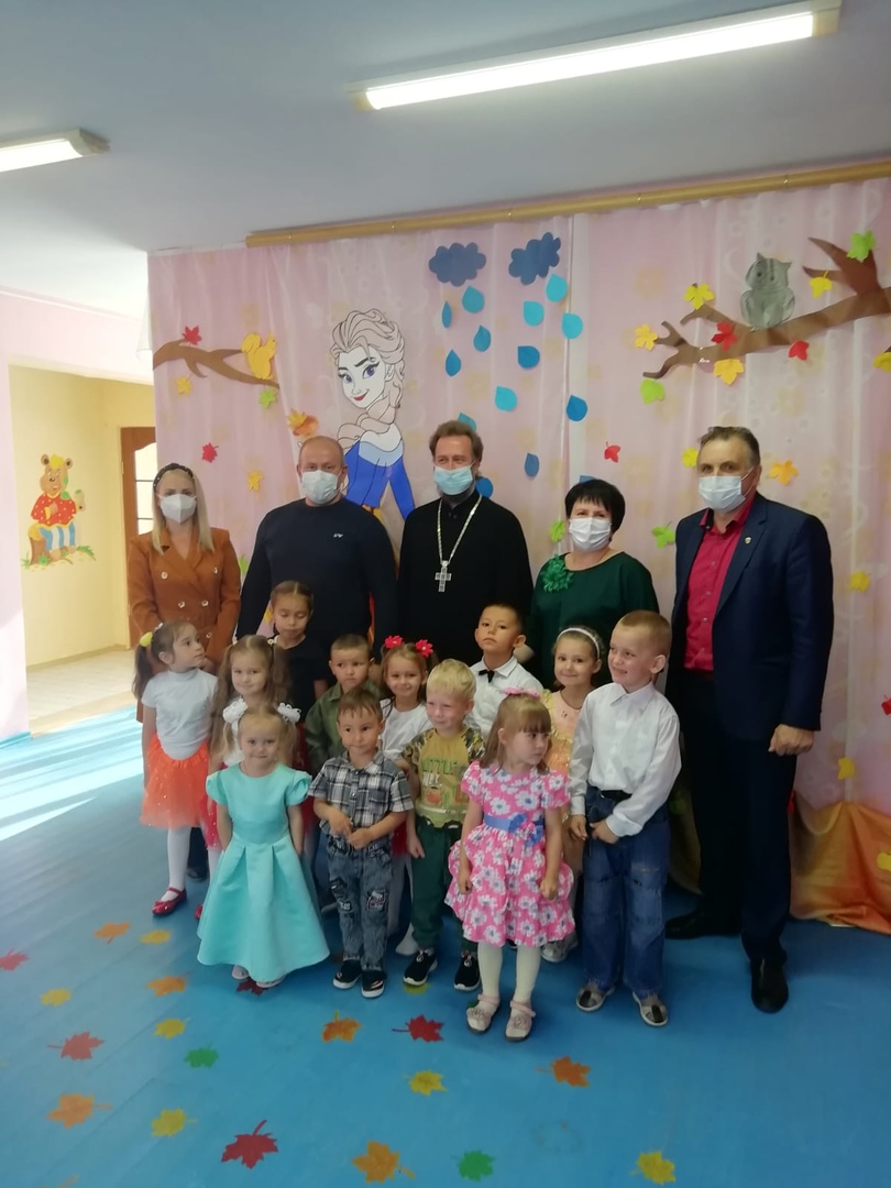 Благочинный Карачевского церковного округа побывал с визитом в  Тепловской  средней школе