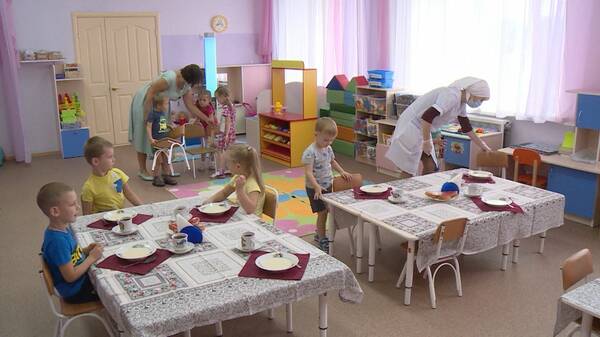 Брянские дошкольники посещают дежурные группы на базе 96 детсадов