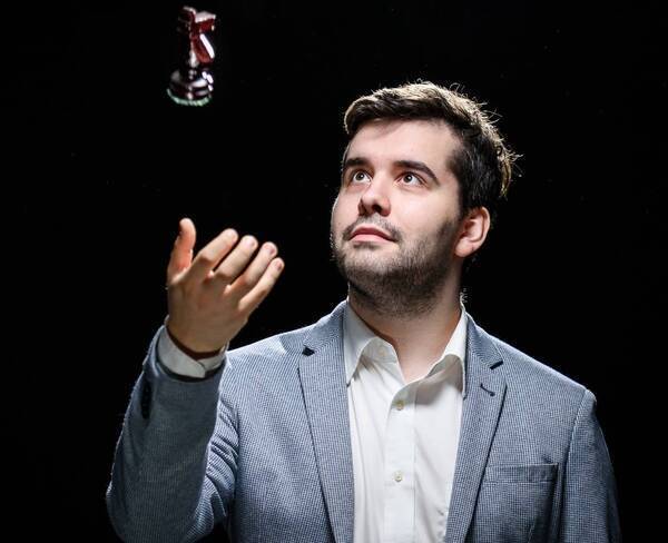 Брянский гроссмейстер Ян Непомнящий  на звание спортсмена года России претендует