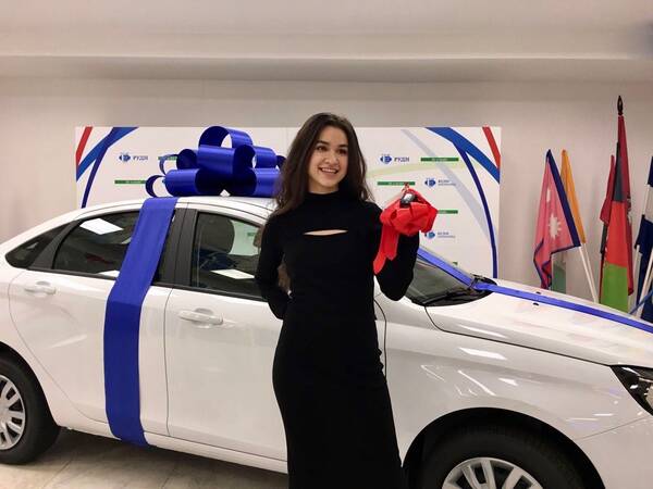 Брянская студентка выиграла  отечественный автомобиль