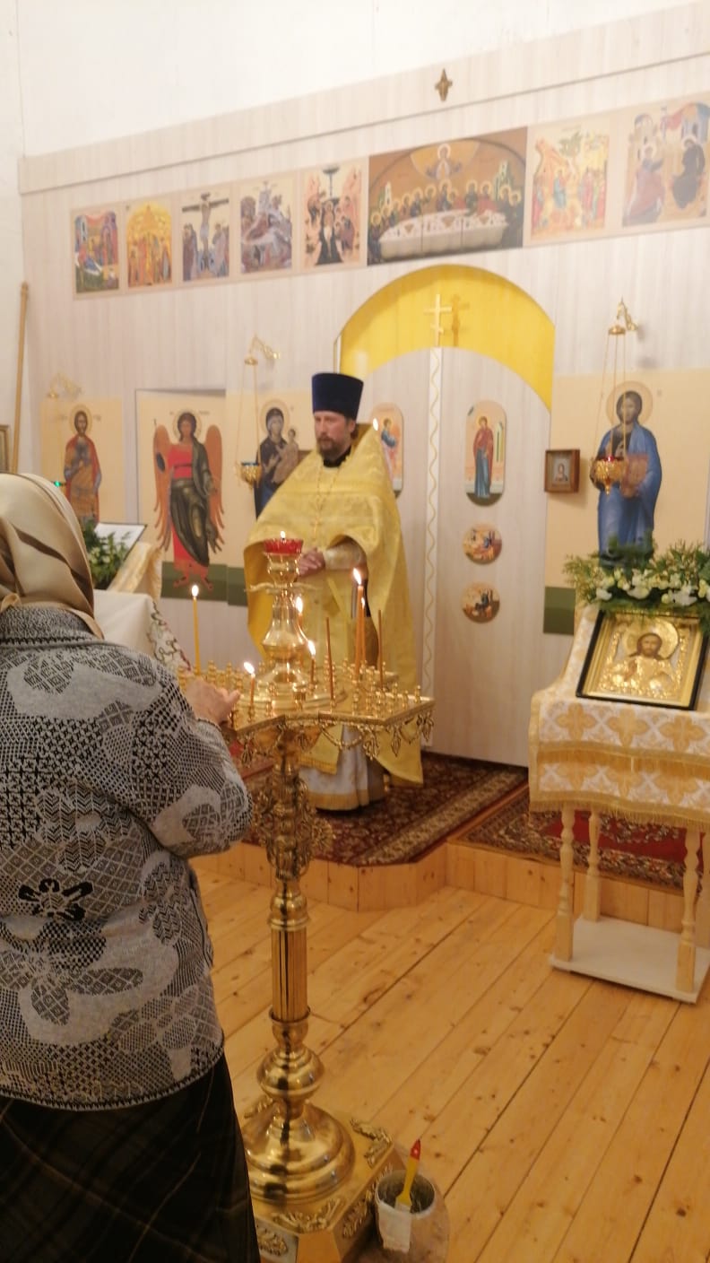 Благочинный Карачевского церковного округа сослужил в Тихоновском храме Брянска по случаю дня памяти святителя Тихона, патриарха Московского и всея Руси