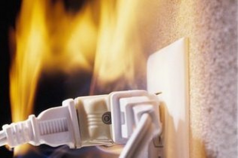 МЧС. Игнорирование правил эксплуатации электрооборудования – причина многих пожаров!