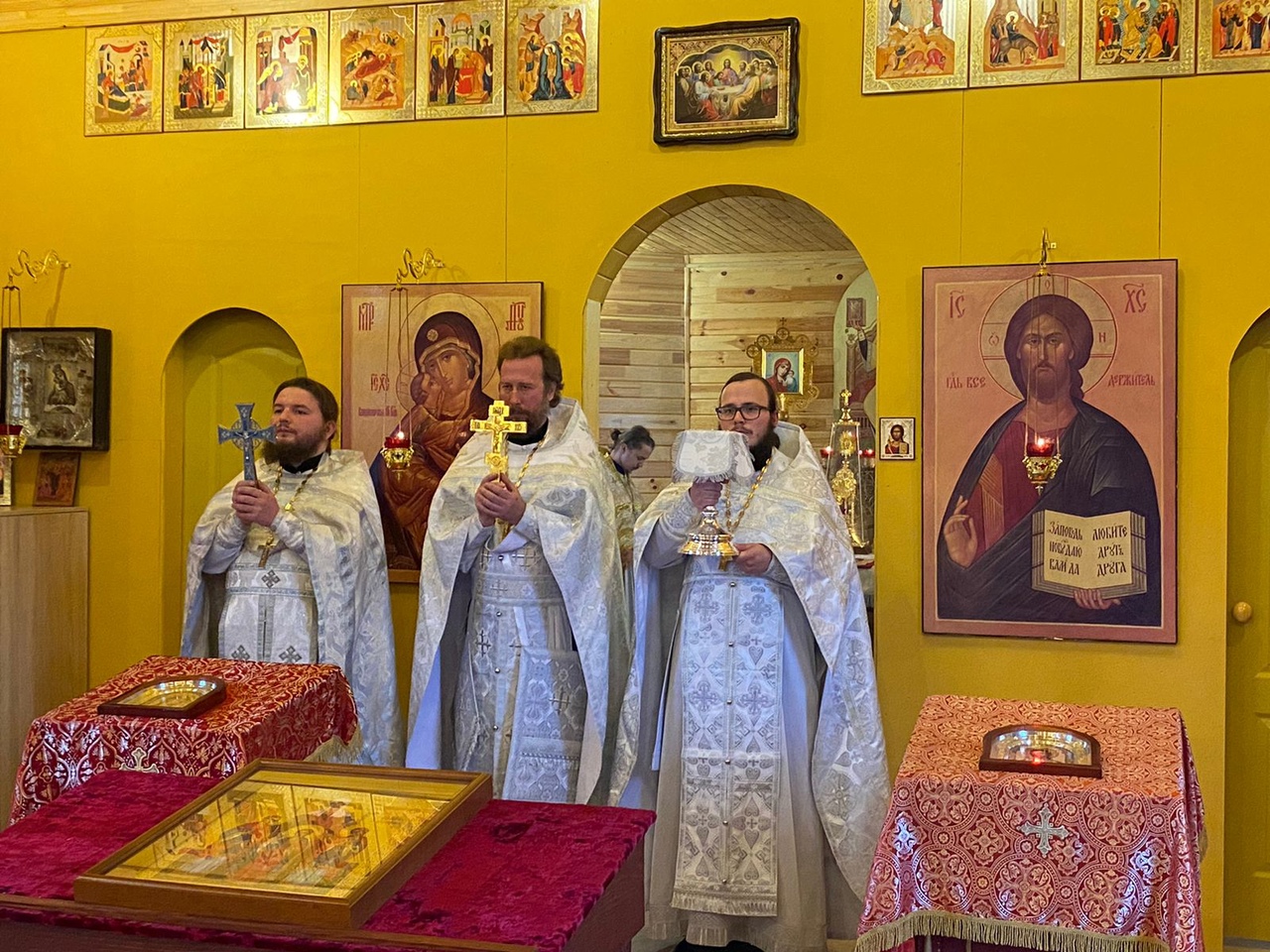 Благочинный Карачевского церковного округа принял участие в отпевании новопреставленного иерея Вячеслава Каплина