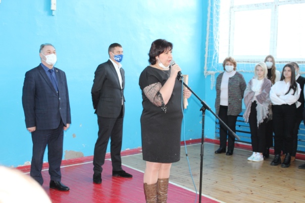 Первомайской школе Карачевского района подарили жарочный шкаф