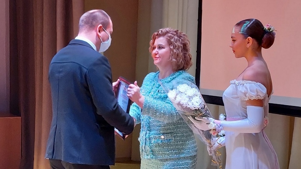 В Брянске наградили работников краеведческого музея в честь 100-летнего юбилея учреждения