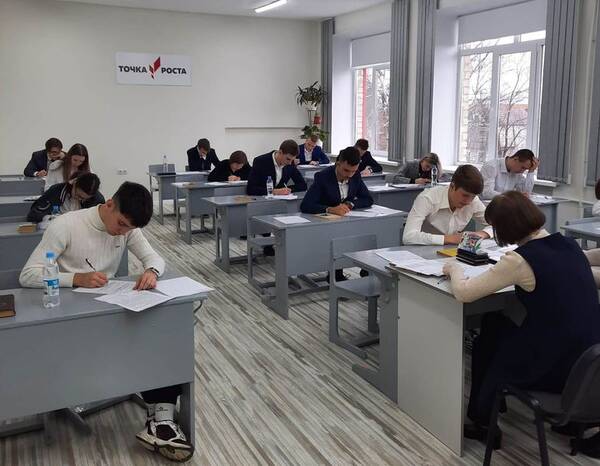 Итоговое сочинение и изложение написали более 5 тысяч брянских выпускников