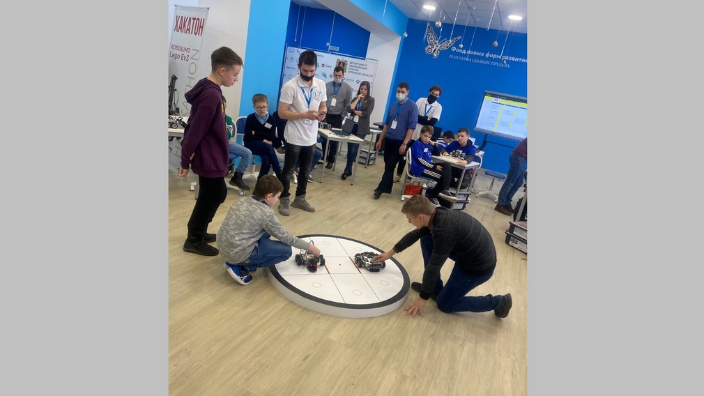 В Дятьковском районе Брянской области прошел хакатон «РобоСумо»