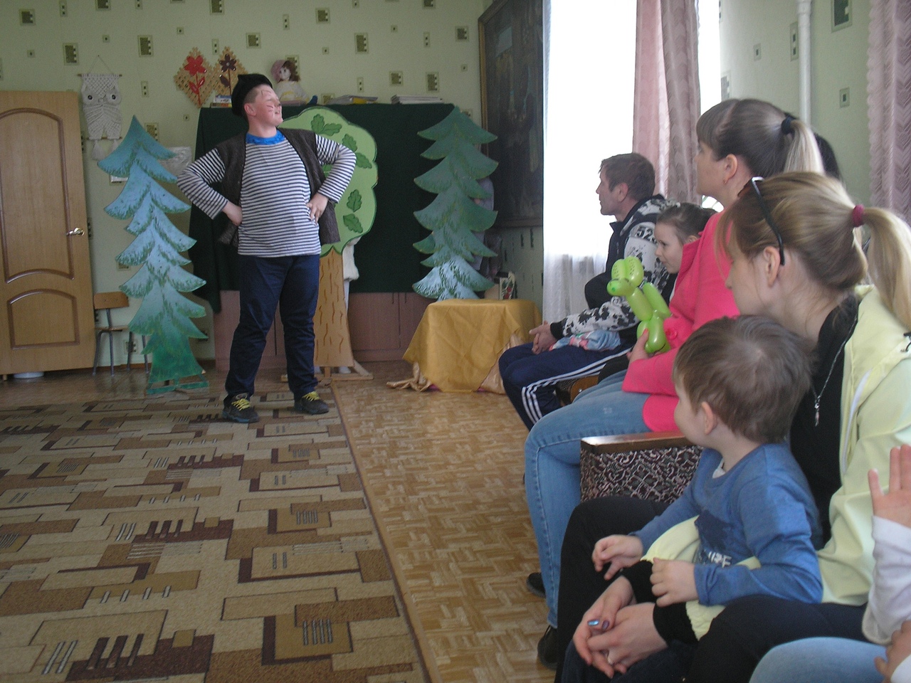 Карачевские специалисты проводят Декаду инвалидов