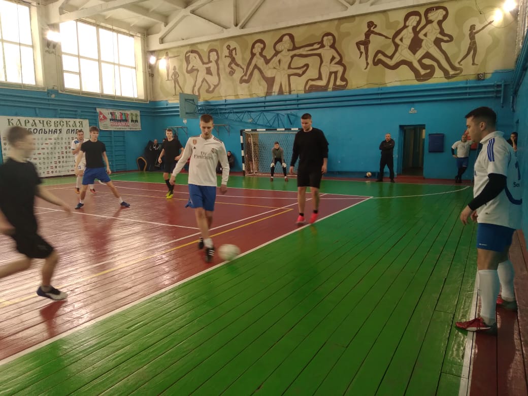 В Карачеве прошел чемпионат футбольной Лиги по мини-футболу