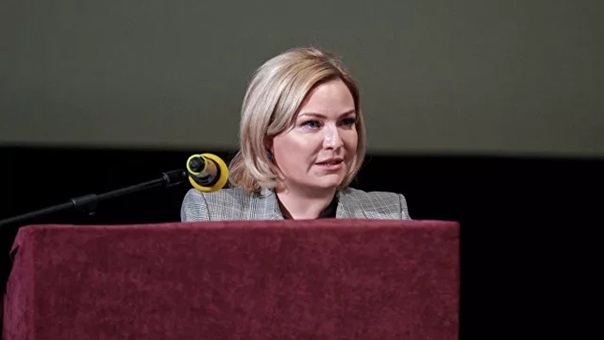 Министр культуры Любимова исполнила мечту девочки из города Клинцы