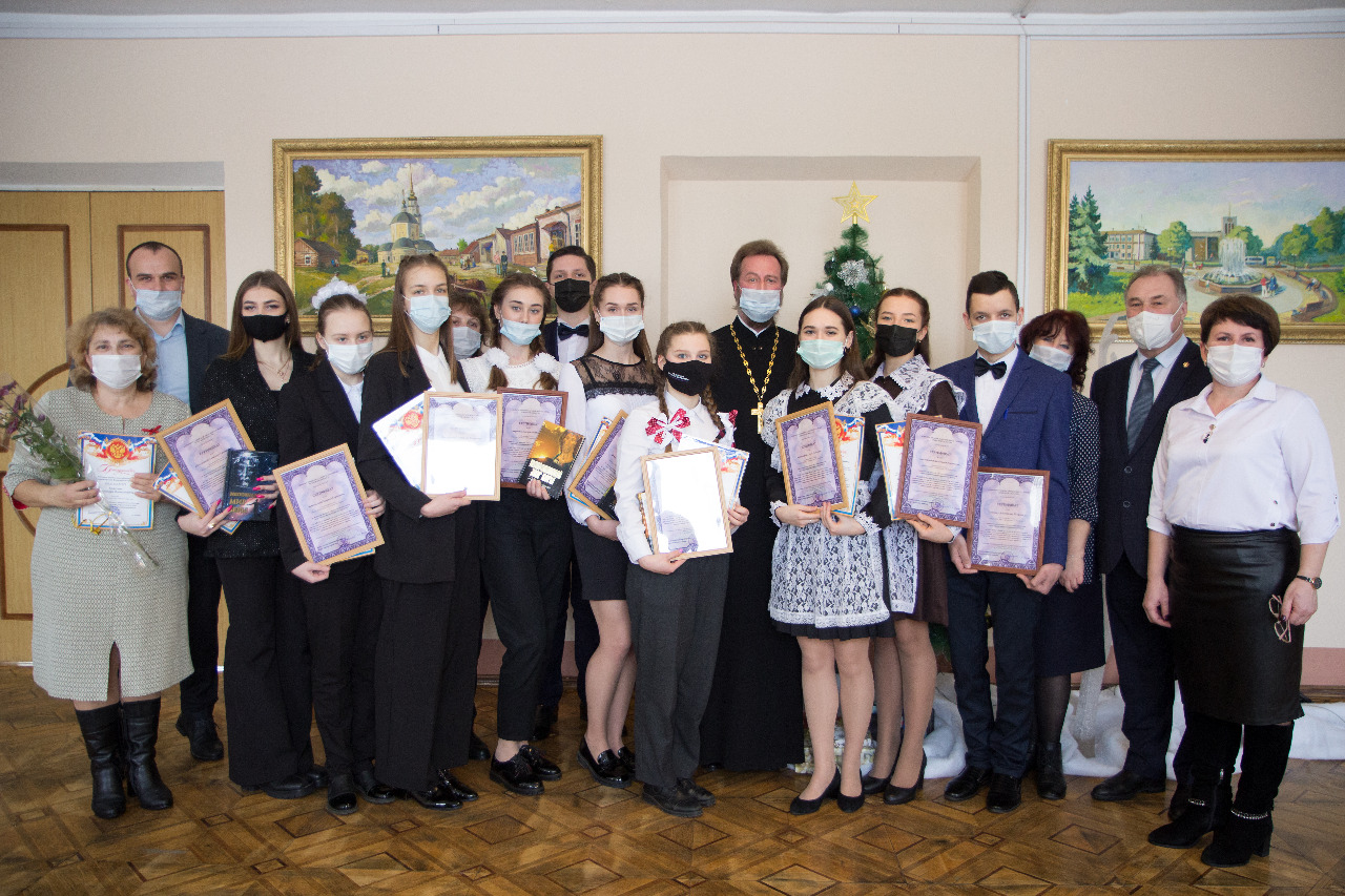 По случаю Татьяниного дня в Карачевской районной администрации наградили одаренных детей