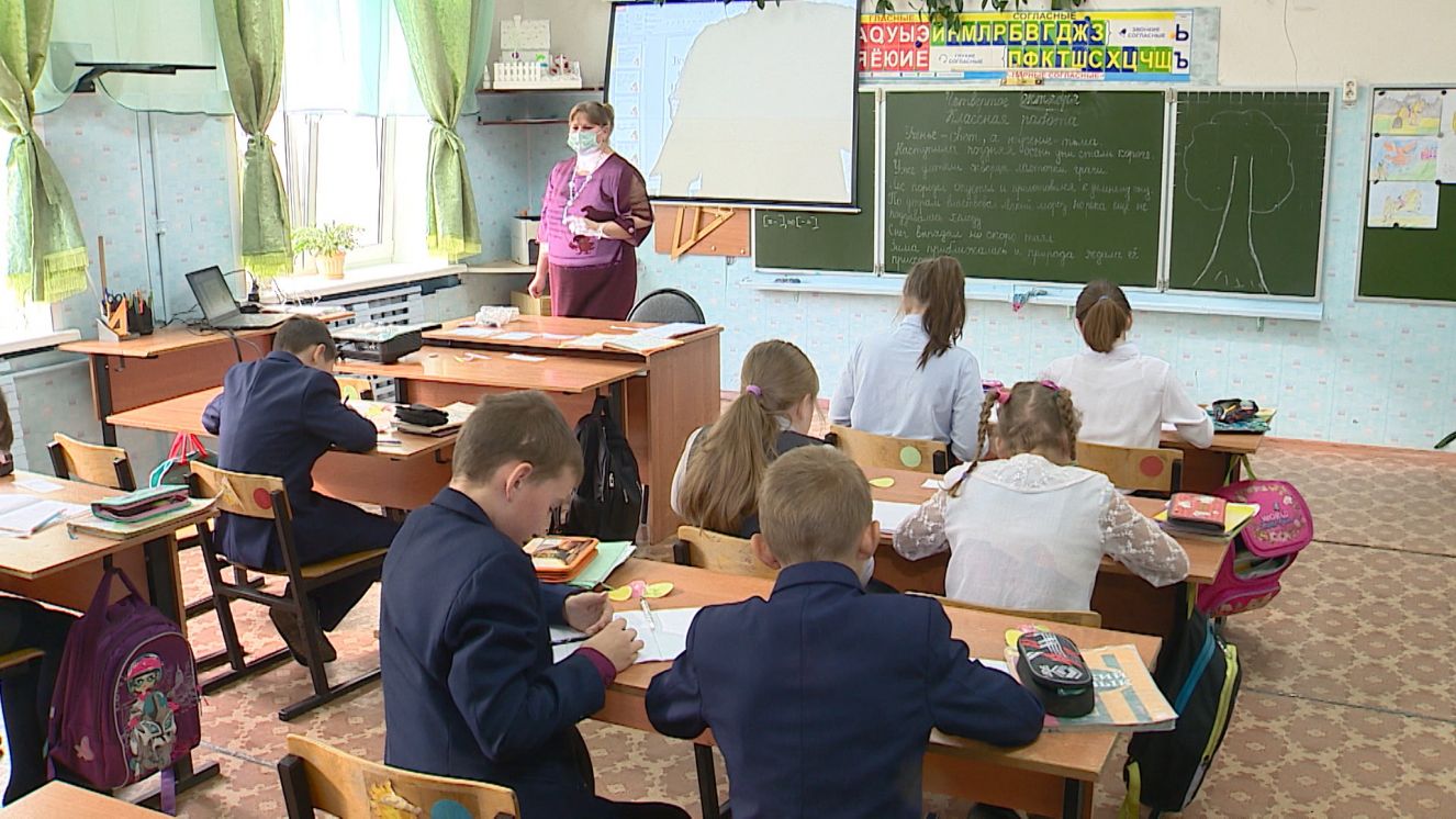 В сельские школы Брянщины приедут работать 6 педагогов