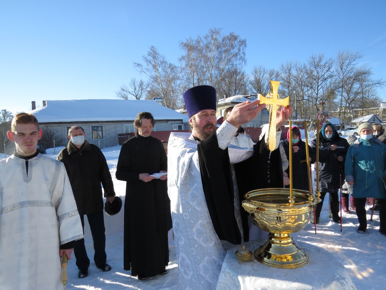 В праздник Богоявления благочинный Карачевского церковного округа совершил Чин великого освящения воды в поселке Дунаевский