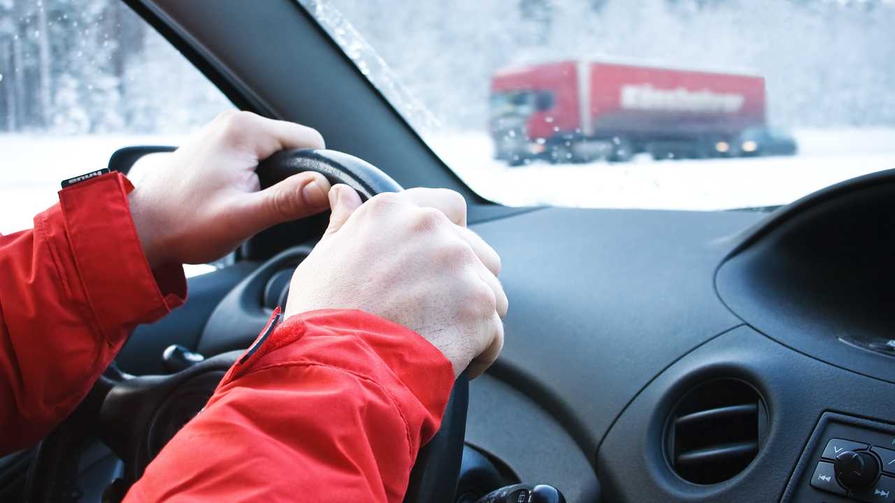 Карачевская автоинспекция призывает водителей быть внимательными