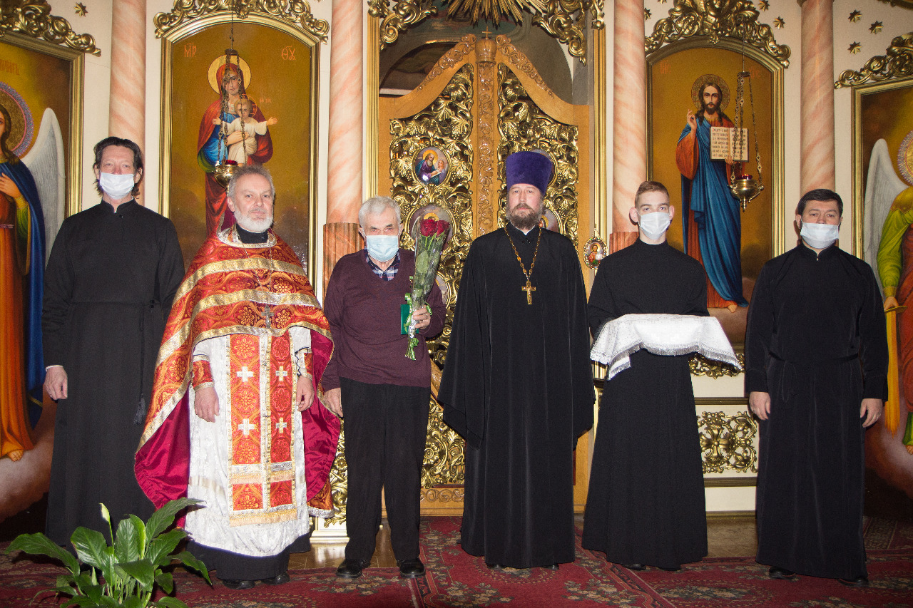 В Карачеве старосты двух храмов удостоены медалей святого преподобного благоверного князя Олега Брянского