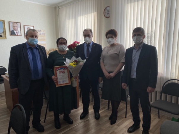 В Карачеве проводили на заслуженный отдых начальника районного управления сельского хозяйства