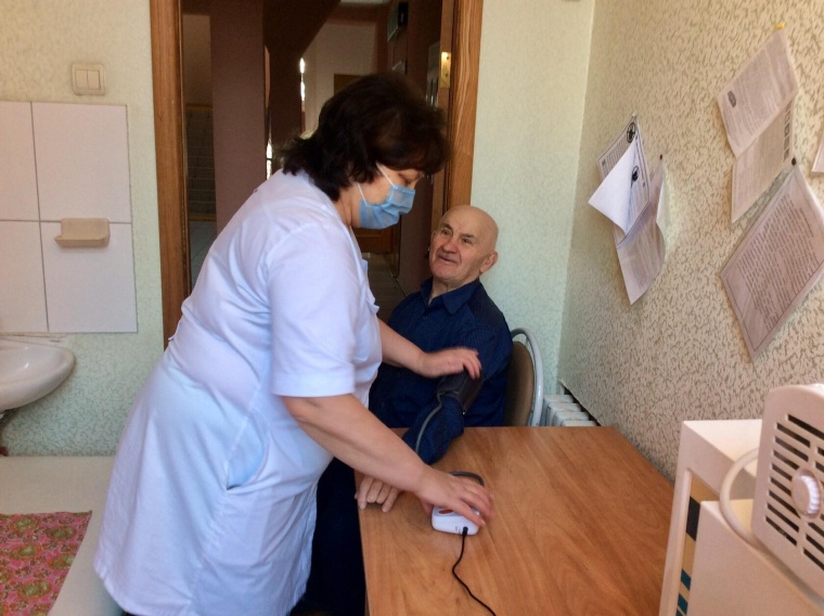 В Брянской области в режиме полной изоляции работают сотрудники сельцовского интерната для пожилых людей