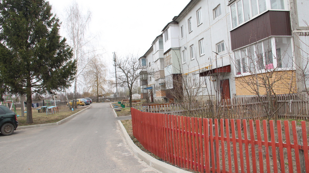 На благоустройство дворов в брянском поселке Локоть выделено 5,8 млн рублей