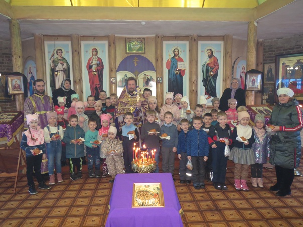 В Успенском храме города Карачева была совершена Божественная литургия для детей