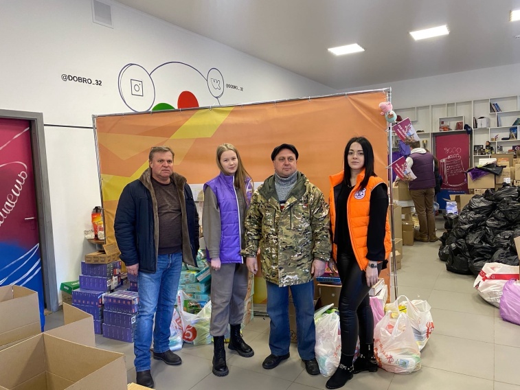 Лесопожарная служба Брянщины передала гуманитарную помощь жителям ЛНР и ДНР