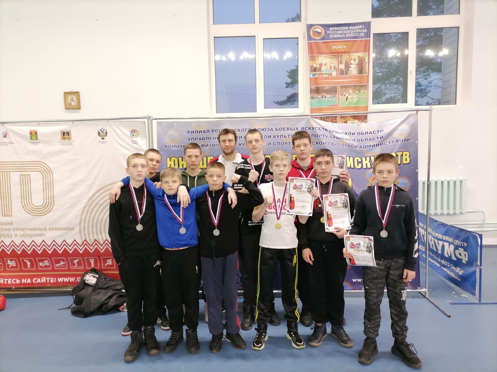 Карачевские спортсмены успешно вступили в IV открытом юношеском турнире по боксу