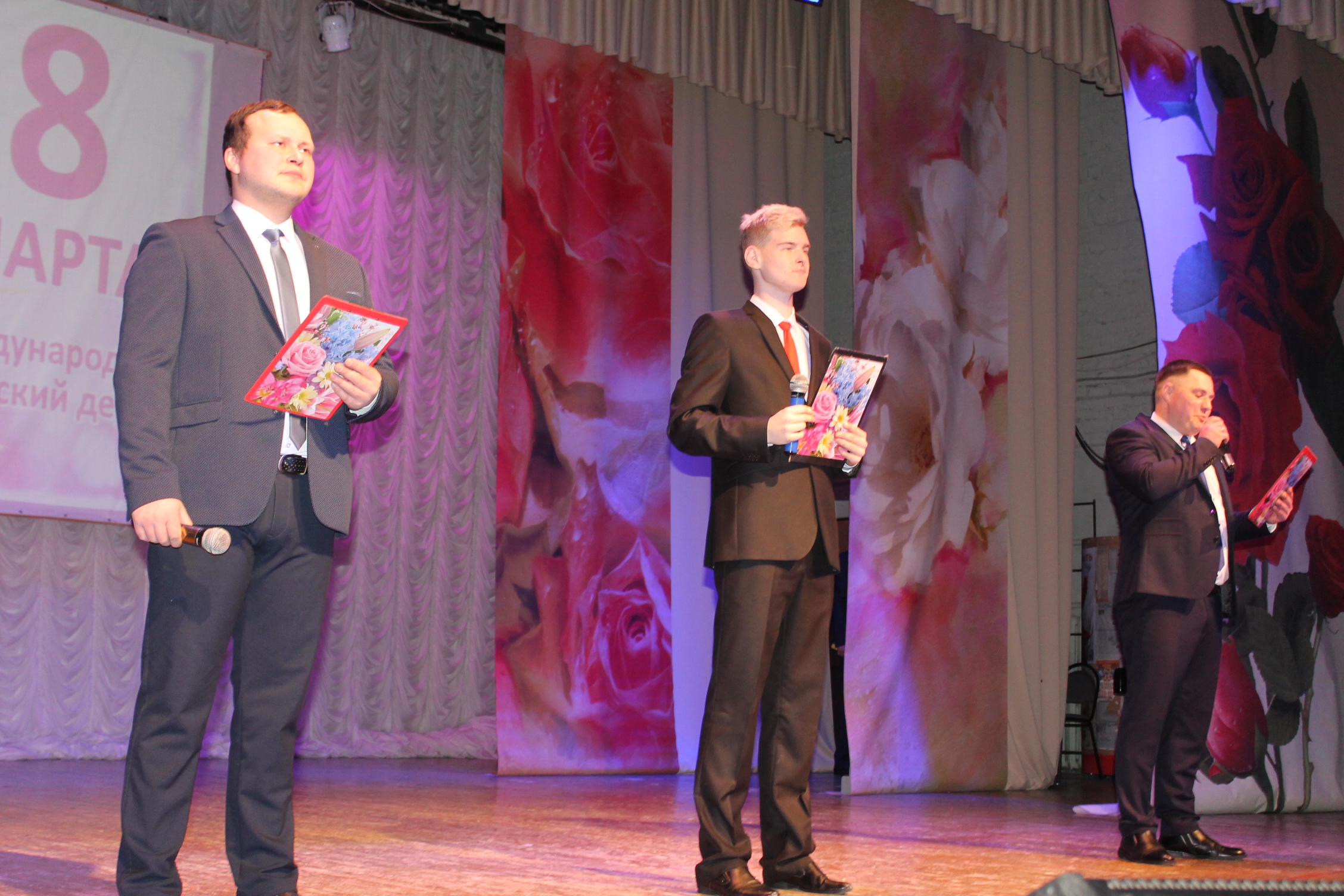 В Карачеве прошел концерт в честь 8 марта