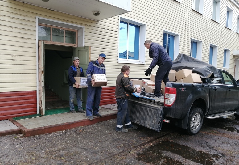 Брянский завод ж/д техники передал гуманитарную помощь жителям Донбасса