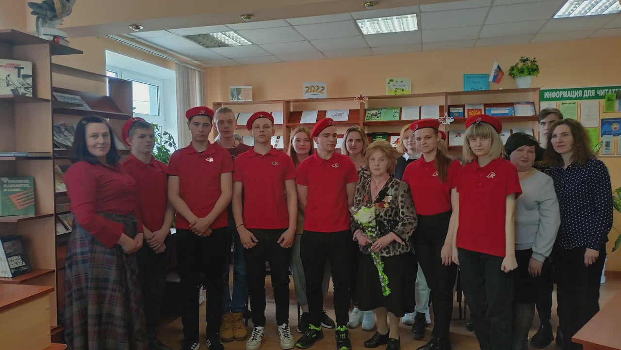 Школьники Карачевского района встретились с бывшей малолетней узницей фашистских застенков Аллой Чекуровой