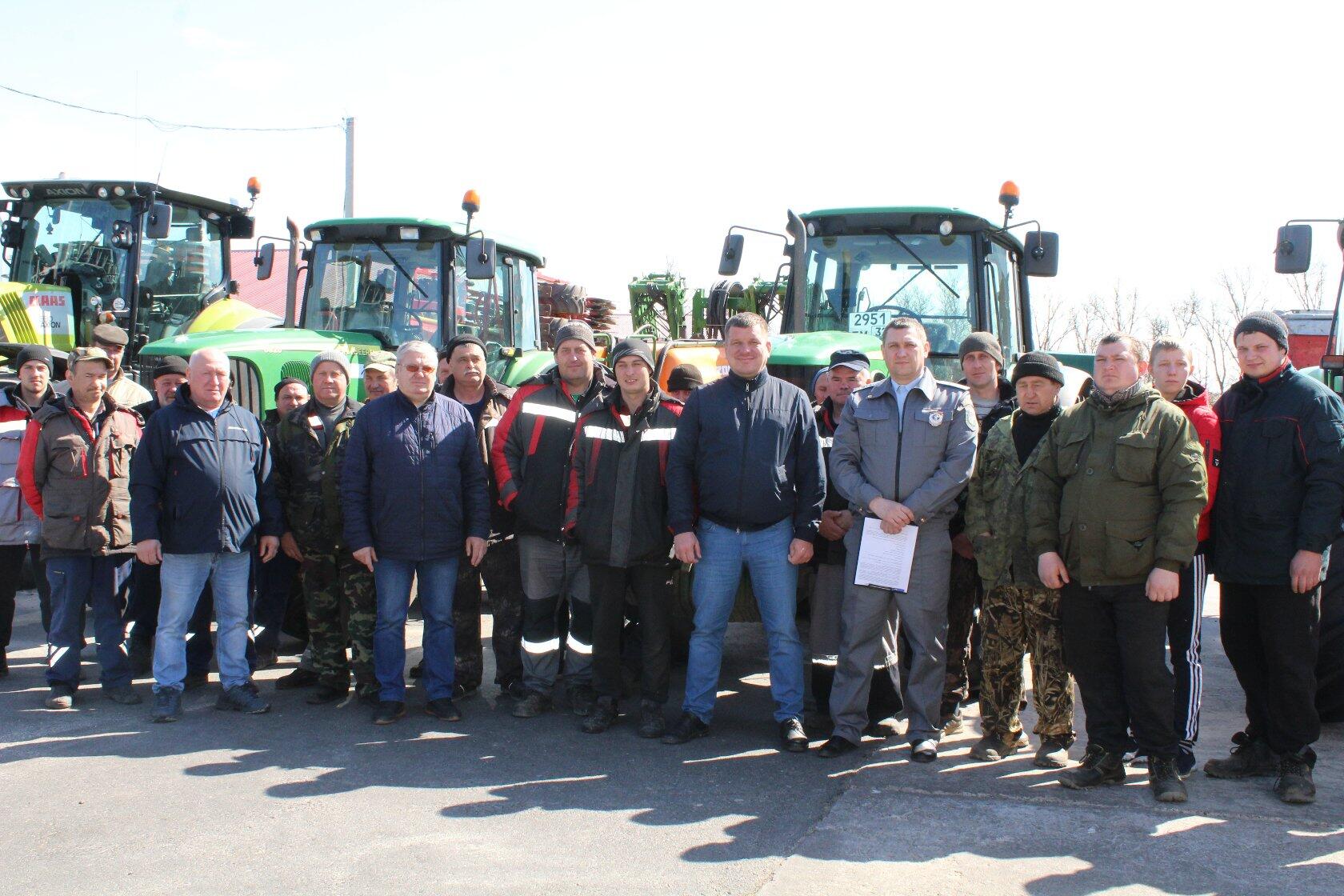 В Карачевском районе представители гостехнадзора  рассказали о  новых правилах для сельхозтехники
