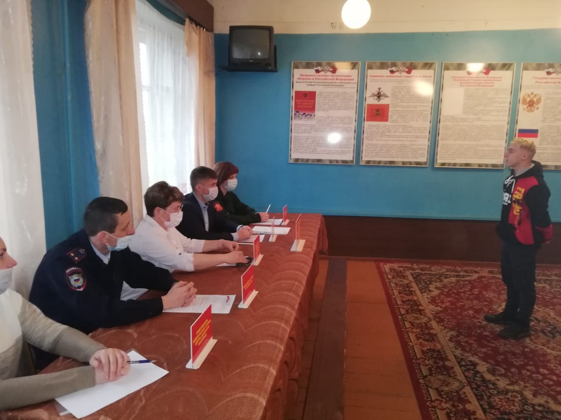 Весна призывает в строй