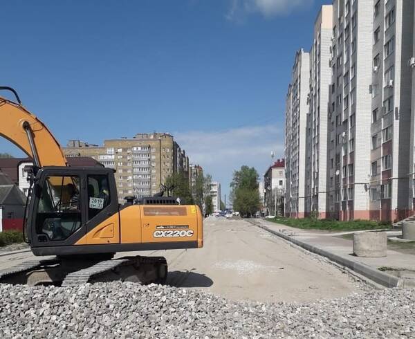 В Бежицком районе Брянска продолжается капремонт дороги по улице Медведева