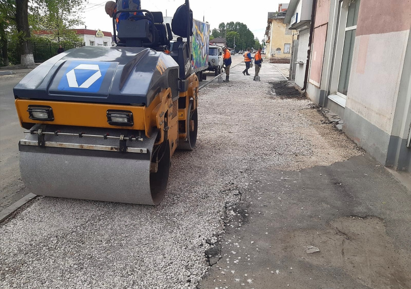 В Брянске продолжается капремонт автодороги по улице Димитрова