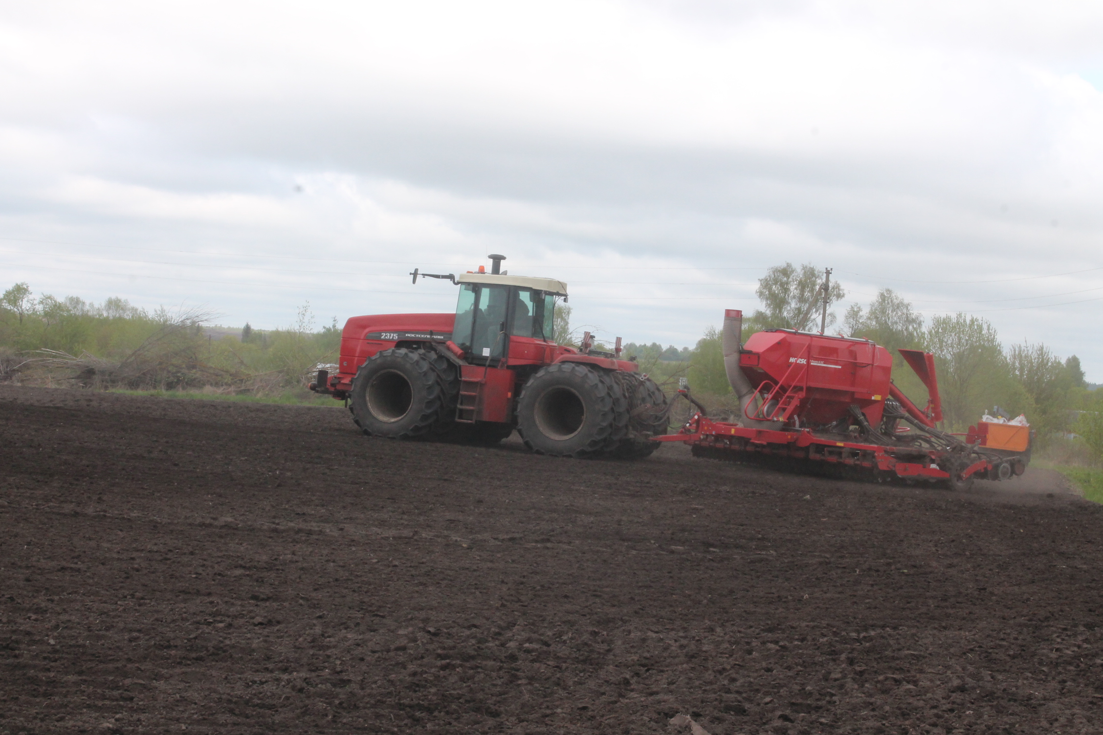 В Карачевском районе посевные работы подходят к финишу