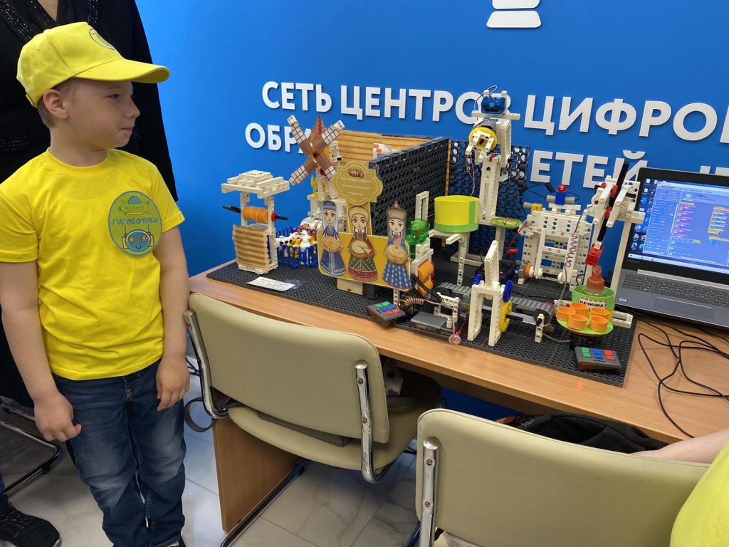 Лучших брянских роботехников наградили призами и грамотами