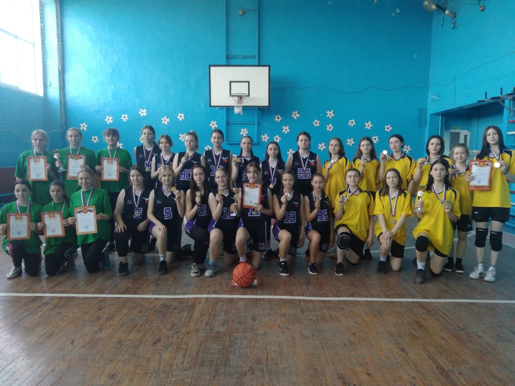 В Карачеве прошел турнир по баскетболу среди девушек