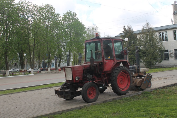 В Карачеве прошел очередной субботник