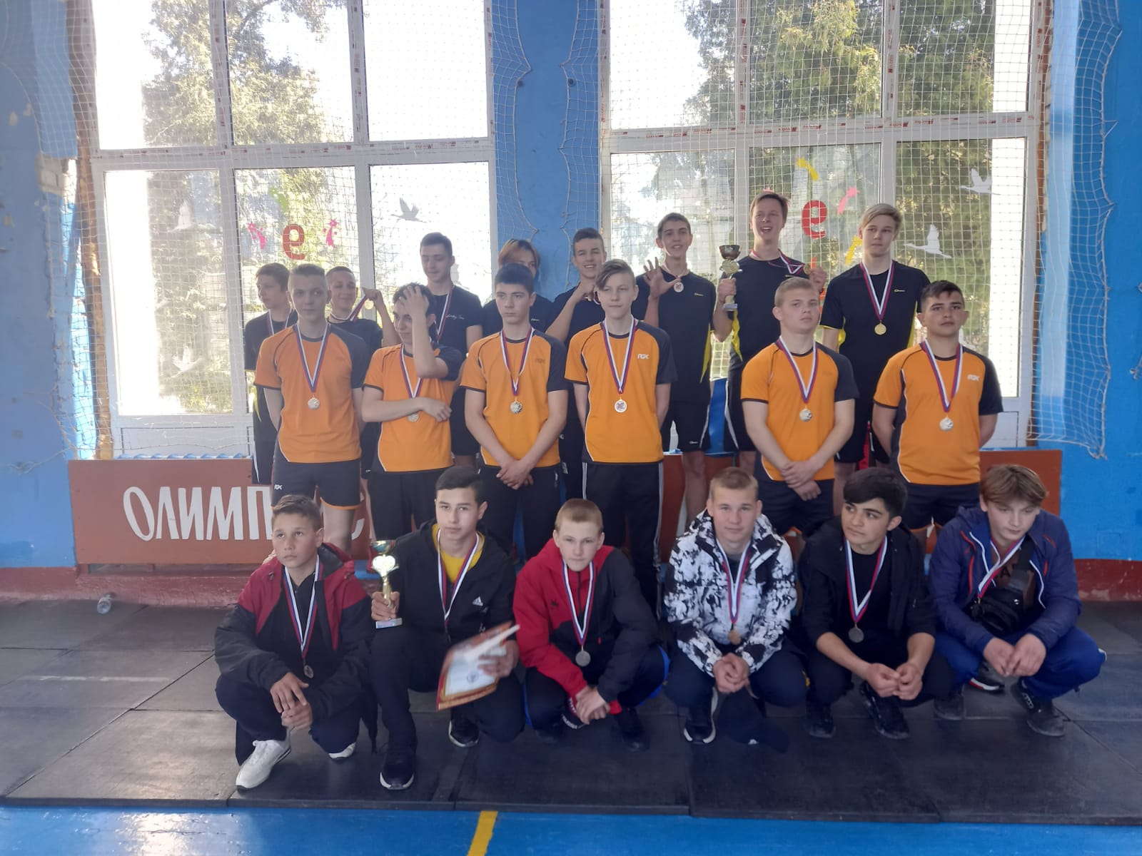 В Карачевской ДЮСШ прошёл турнир по волейболу среди юношеских команд сельских школ