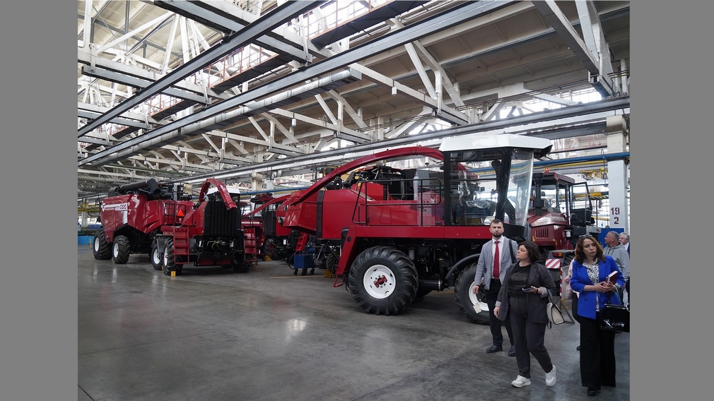 Делегациям Республик Донбасса рассказали о деятельности АО «Брянсксельмаш»