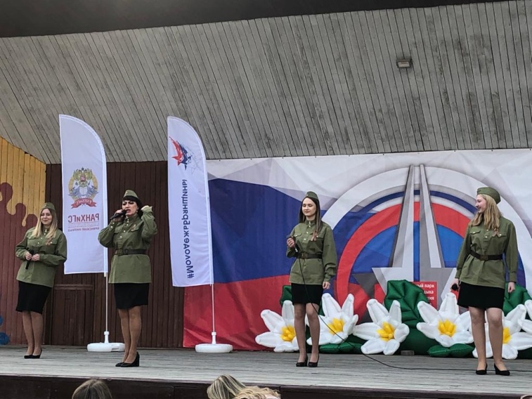 Песни Победы объединили поколения