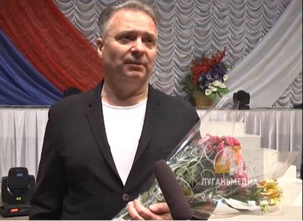 Солист брянской филармонии Александр Добронравов выступил на концерте в луганской Брянке