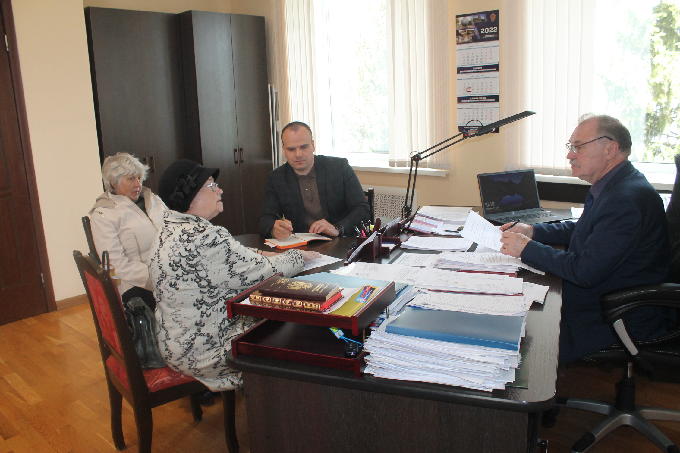 Глава Карачевской районной администрации  Л.В.Филин провел личный прием граждан